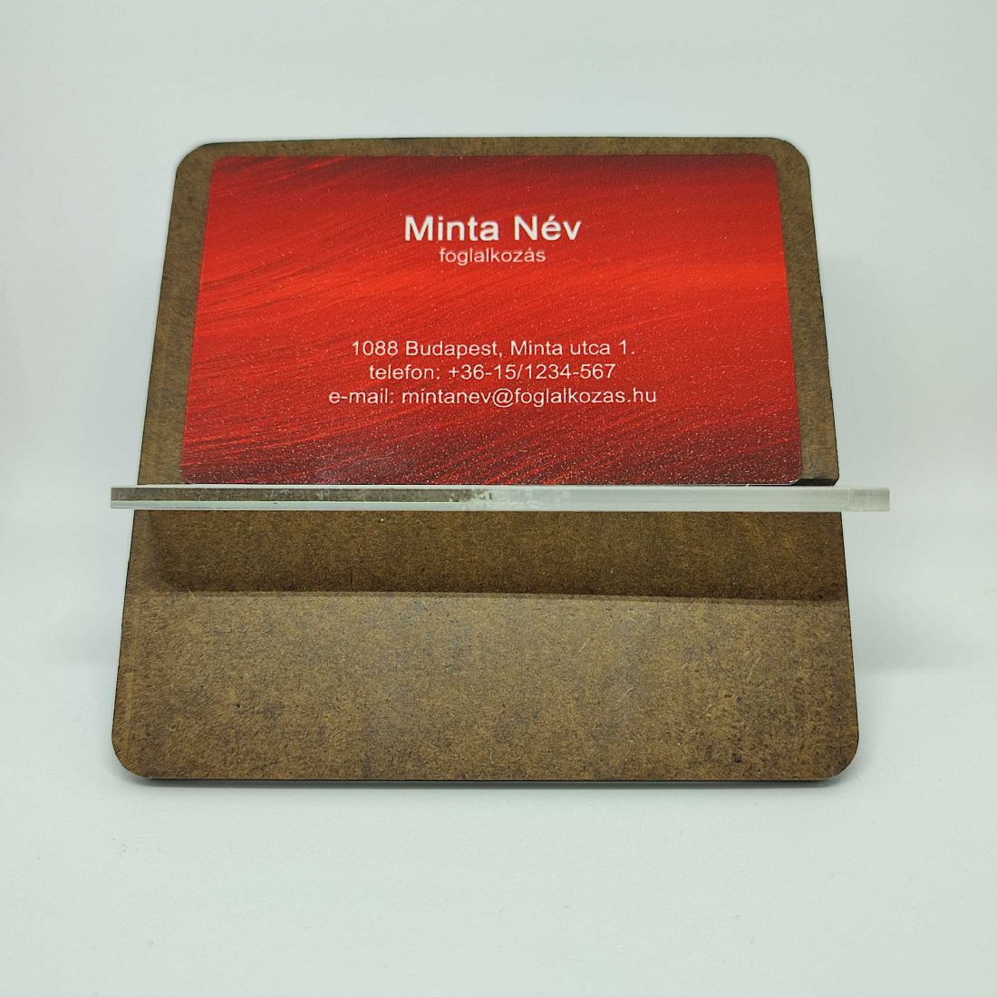 Piros hullám mintás hátterű fém névjegykártya